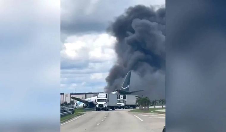 Un avión de carga de Amazon se estrella en el aeropuerto de Miami