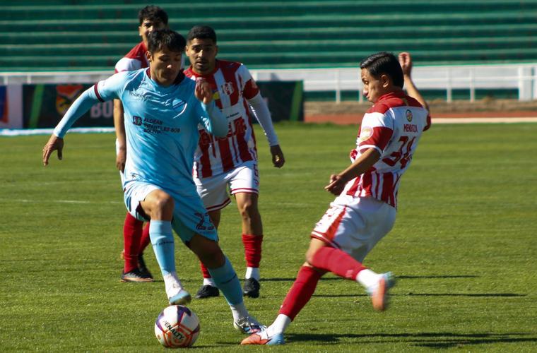 Bolívar derrota de visita a Independiente y vuelve a la punta