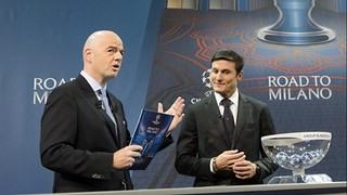 Leyendas del fúbol como Cafú, Zanetti y Roberto Carlos muestran su apoyo a Infantino