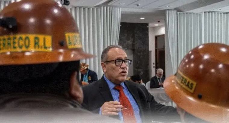 Ministro Calderón anuncia que el 9 de septiembre comenzará la redacción del nuevo Código Minero