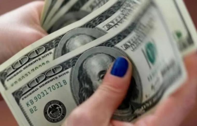 Dólar oficial vuelve a superar los Bs 12 y llega a Bs 12,12