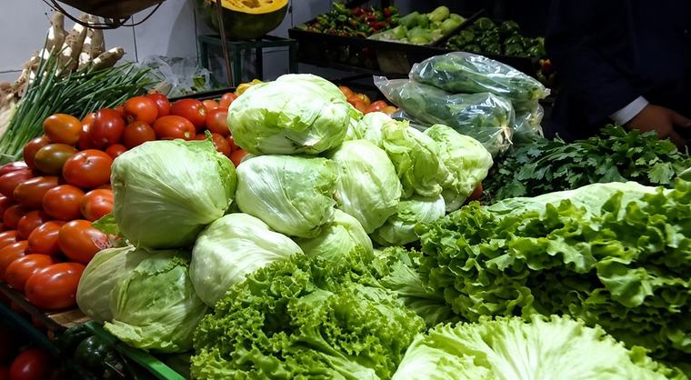 ¿Subieron las verduras? Esto reportan en los mercados de Santa Cruz