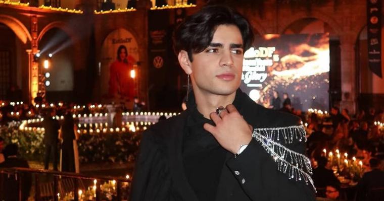 Video: Aarón Mercury sufre un accidente en plena entrevista y preocupa a sus seguidores