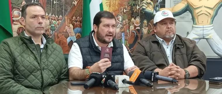 Cívicos cruceños entran en conflicto por el diésel y el Gobierno ratifica que no bajará el precio a Bs 18