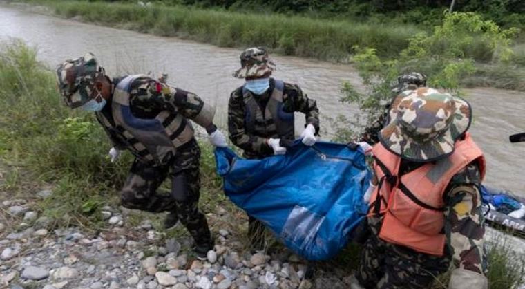 Nepal eleva a 903 los muertos y a 4.247 los desaparecidos por riada