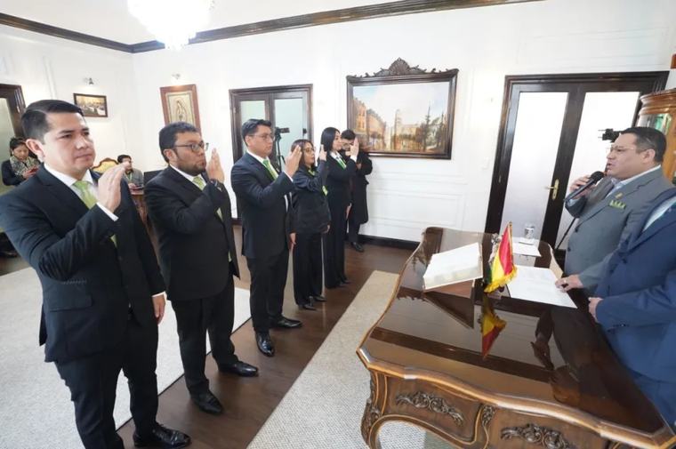 Fiscalía posesiona a cinco nuevos fiscales departamentales en Chuquisaca, Oruro, Tarija, Beni y Potosí