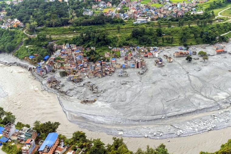Nepal eleva a 1.344 los muertos mientras continúan las operaciones de rescate y búsqueda