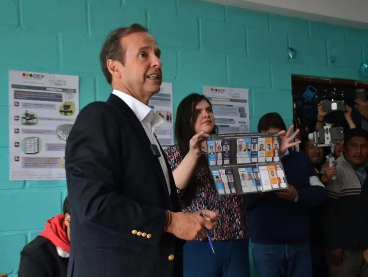 Tuto Quiroga anuncia apertura de libros de Libre para ampliar su estructura política