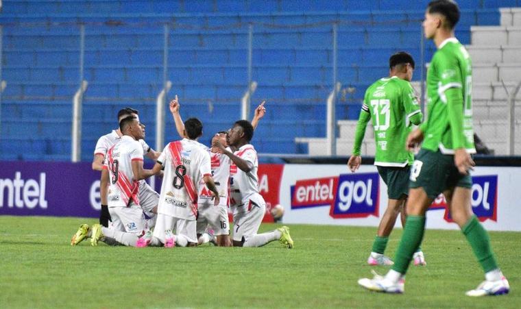Nacional se estrena en la Copa Paceña con una goleada ante Real Tomayapo