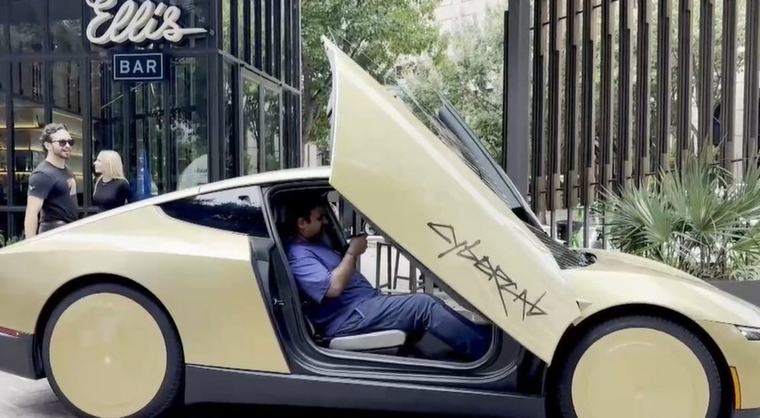 Tesla presenta en Texas el Cybercab, su apuesta por los robotaxis