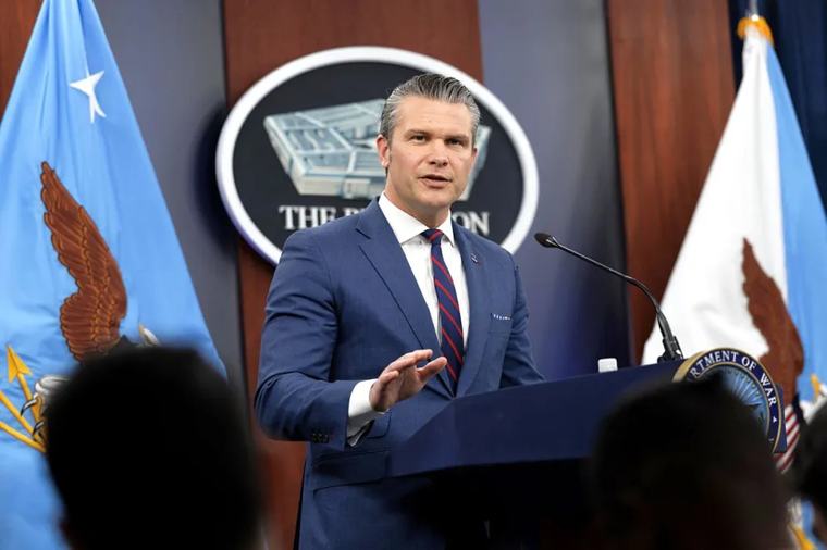 Estados Unidos ataca un petrolero iraní cerca de la isla de Jarg, según medios iraníes
