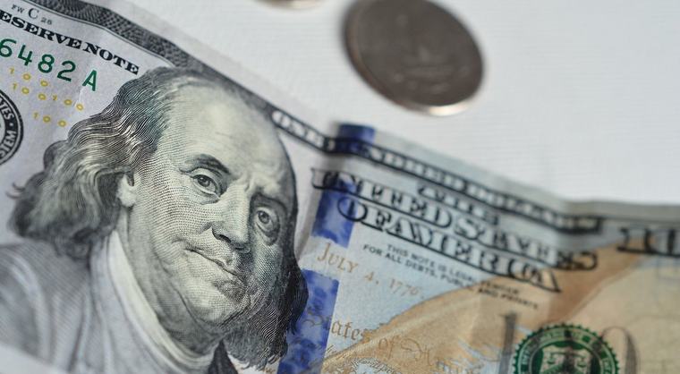 Dólar oficial vuelve a subir: así estará este viernes