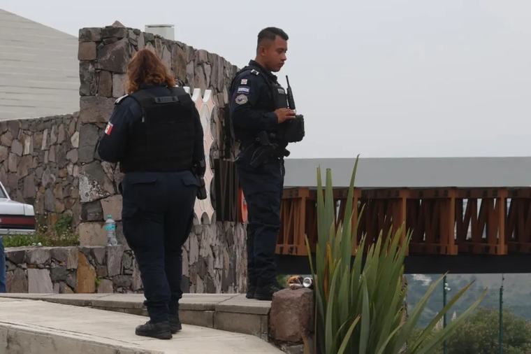 Detienen a dos sospechosos por el asesinato de músico de Camilo Séptimo y su familia en México