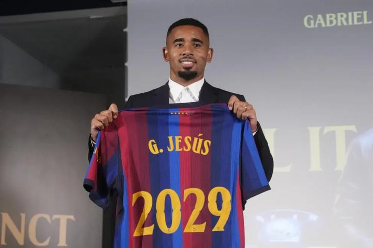 El brasileño Gabriel Jesús es jugador del FC Barcelona hasta 2029