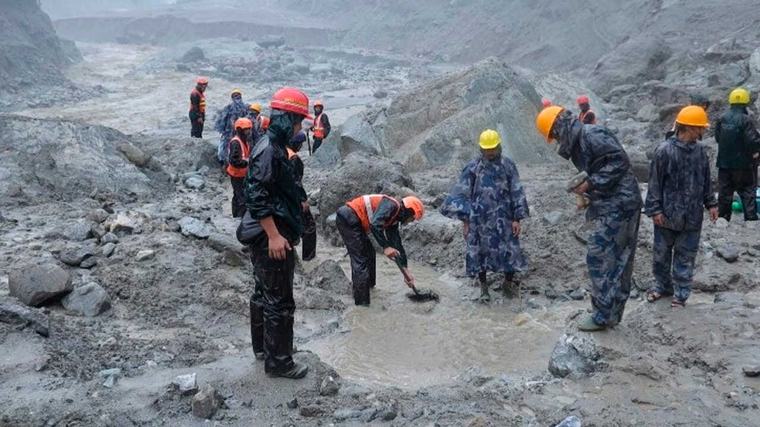 Aumentan a 675 los muertos y a 2.498 los desaparecidos por la riada de Nepal