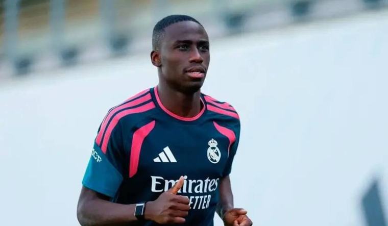 Real Madrid deja a Mendy fuera de la lista de Champions