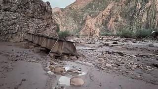 Un muerto y unos 15 desaparecidos tras inundación repentina en el Gran Cañón en Arizona