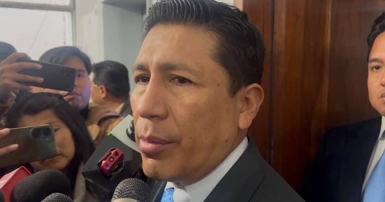 “Lo he conocido en la campaña”, dice exviceministro de Paz sobre Cerimedo tras declarar como testigo ante la Fiscalía