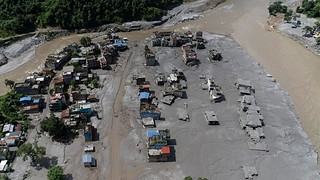 Las autoridades de Nepal elevan a 359 los fallecidos por la masiva riada