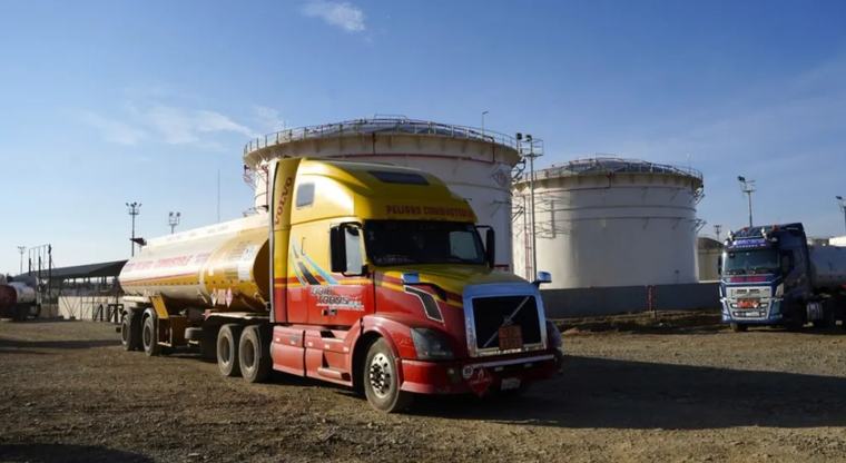 Diésel importado para grandes consumidores baja de Bs 18 a Bs 16,50 por litro