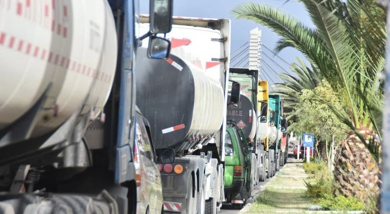 Empresas de Cochabamba alertan paralización por falta de combustible