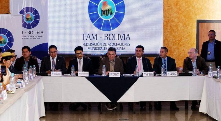 Gobierno crea programa de apoyo para alcaldías y gobernaciones
