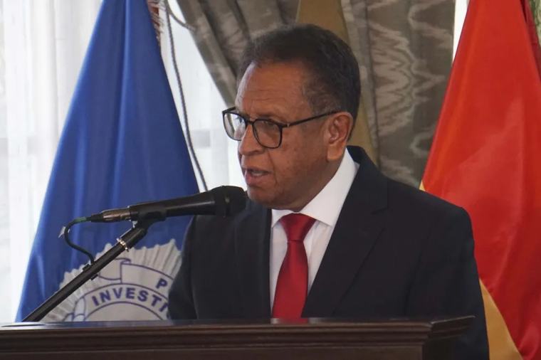 Lara convoca a una nueva interpelación contra el ministro de Gobierno