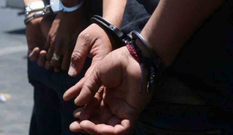 La Paz: dos docentes son aprehendidos por casos relacionados con delitos sexuales