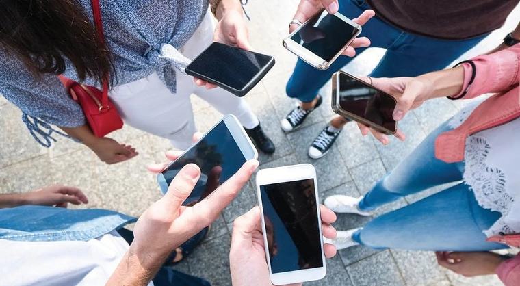 Anticipan cuándo podría desaparecer el celular y qué lo reemplazará