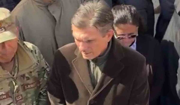 Paz se traslada a Viacha tras las explosiones con saldo fatal en el Regimiento Bolívar