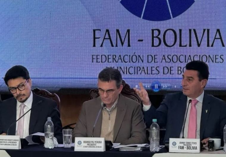 Decreto del diésel es una condición del FMI: Paz descarta anularlo y condiciona a las alcaldías