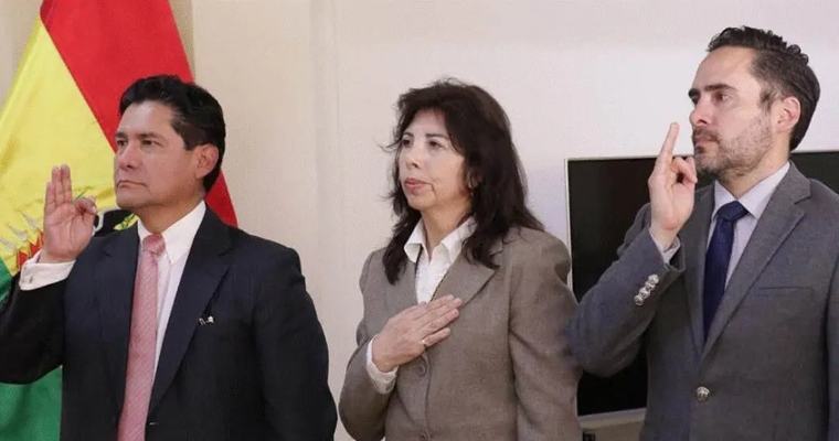 Marcelo Blanco posesiona a tres nuevos viceministros en el Ministerio de Hidrocarburos
