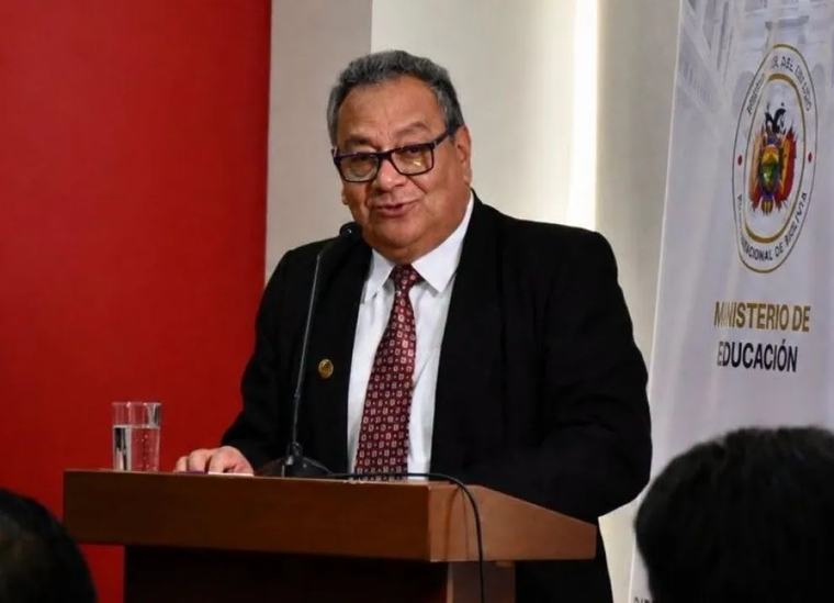 Lara convoca a una interpelación contra el ministro de Educación