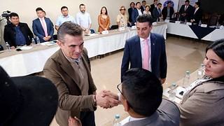 Paz dice que acuerdos con municipios no negocia porcentajes y ve avance del 50/50