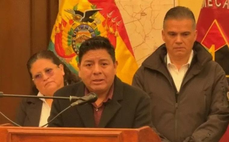 Alcalde de Viacha pide buscar soluciones y no culpables tras explosiones en cuartel Bolívar