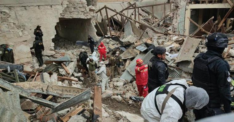 Encuentran un cuerpo sin vida entre los escombros del cuartel de Viacha y sube a tres la cifra de fallecidos, según la Fiscalía