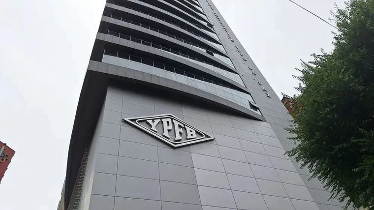 Gobierno interviene YPFB para neutralizar redes de contrabando, desvío y acopio de carburantes